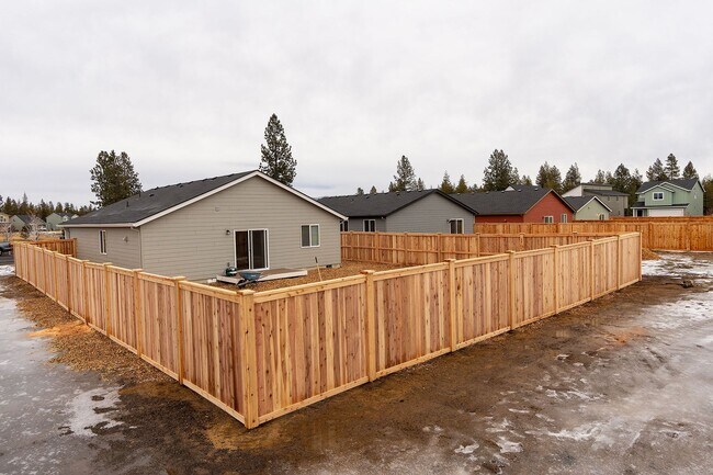 Building Photo - Brand New Home - 3bdrm 2.5ba - The Reserve in the Pines - La Pine, OR