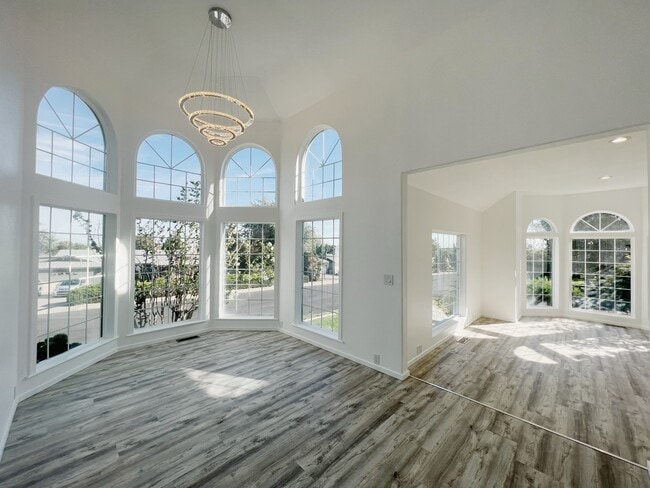 Building Photo - 4702 S Palouse Ct