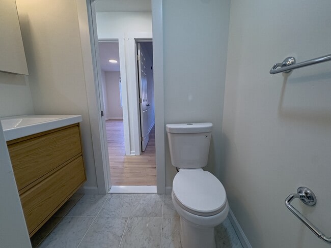 Building Photo - 2036 Wallace St