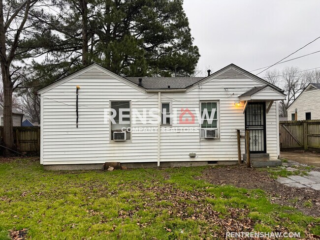 Building Photo - 1059 Maria St