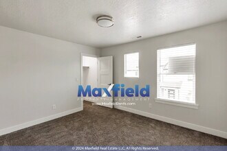 Building Photo - MODERN TWIN HOME - 4 BD 3.5 BA 2 GA - EV Friendly North Sale Lake /Bountiful Area
