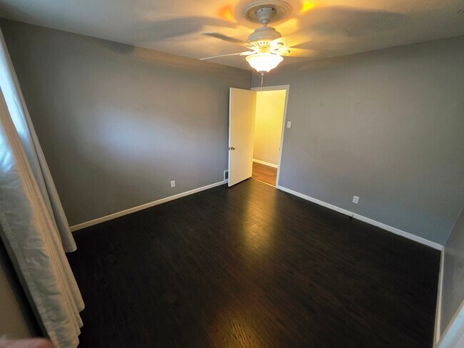 Building Photo - 534 Beechwood Dr