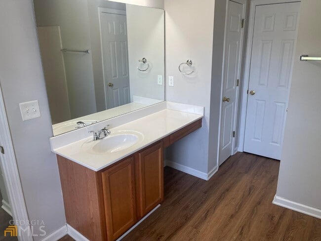Building Photo - 4014 Carisbrook Dr