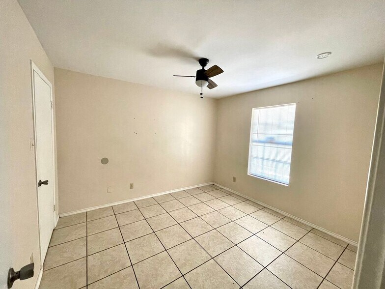 Building Photo - 231 Malaga Dr