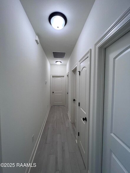 Building Photo - 107 Tenor St