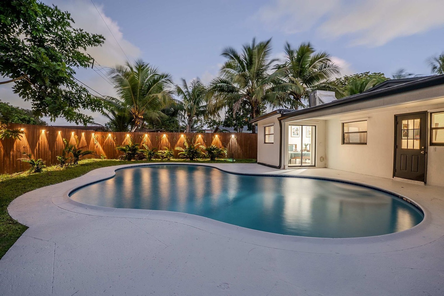 Building Photo - 7531 Simms St