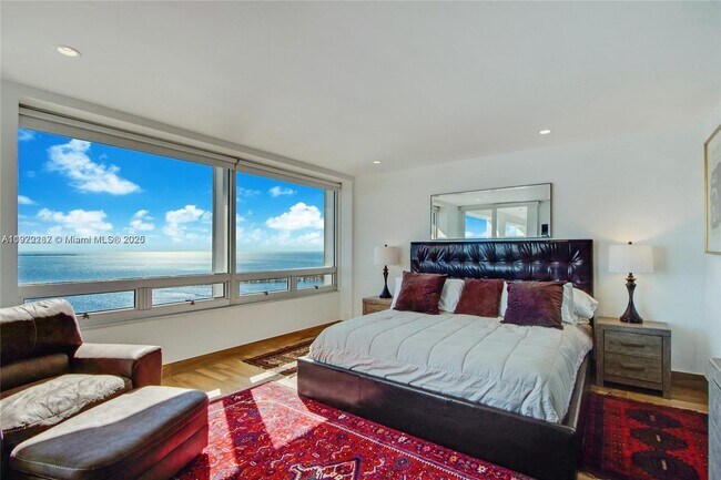 Building Photo - 1541 Brickell Ave