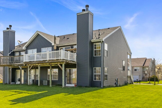 Building Photo - 400 Gloria Ln