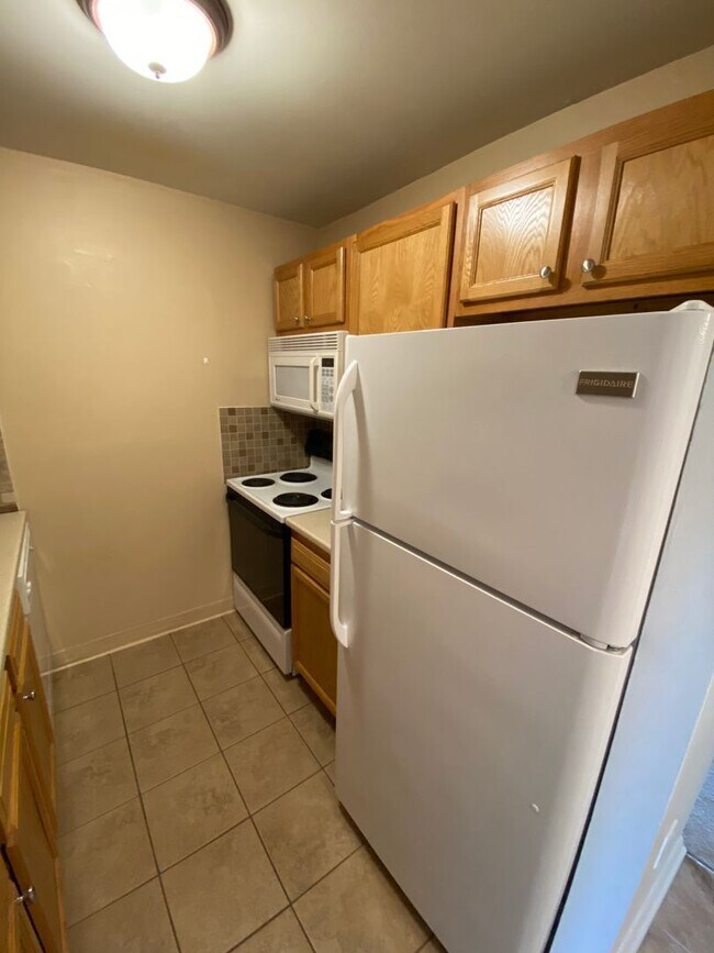 Building Photo - Lovely One Bedroom Apartment in Mount Joy!