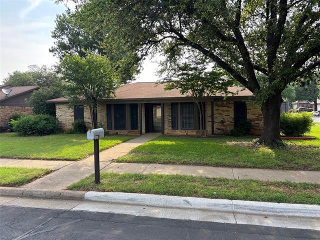 Primary Photo - 3200 Sapphire St