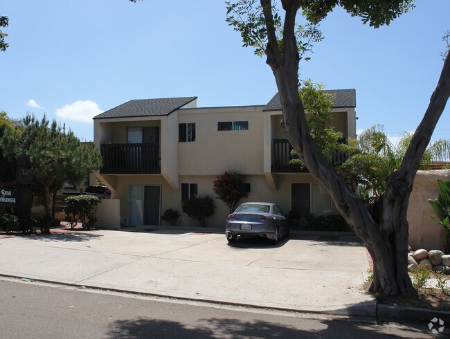 Primary Photo - 1435 Hornblend St
