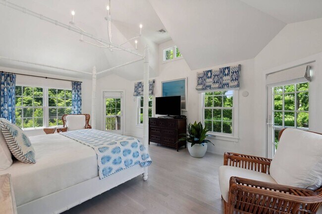 Building Photo - 35 Harris Ln