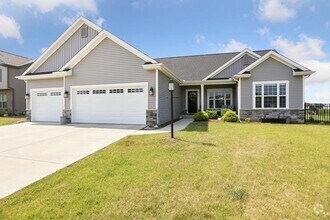Building Photo - 4 Bedroom Ranch in SW Champaign - Availabl...