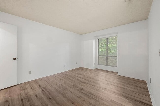 Building Photo - 1306 McClelen Way