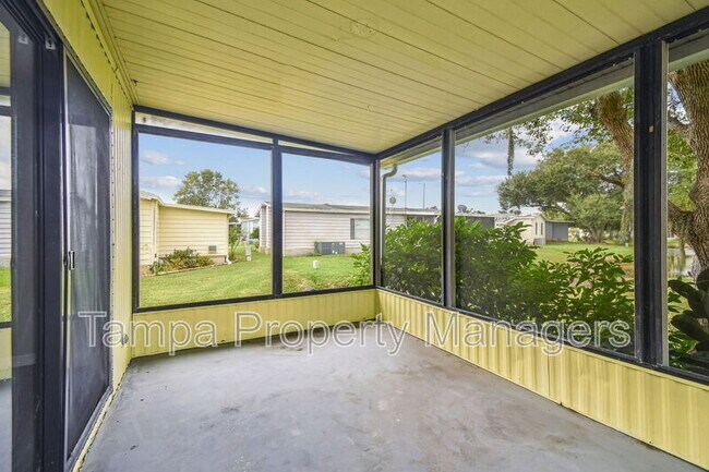Building Photo - 201 Country Ln