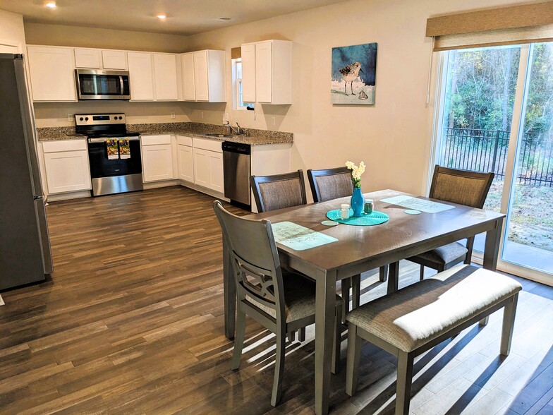 Building Photo - 768 Pantego Blvd SE