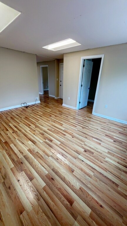 Building Photo - 118 Maple St