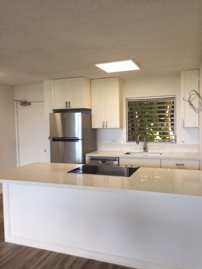 Building Photo - Newly Renovated 2 bedroom/2 bath unit at C...