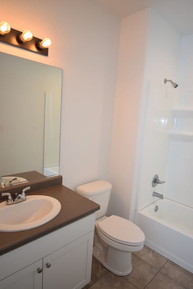 Building Photo - Gorgeous 5 Bed 3 Bath home in Herriman!!!