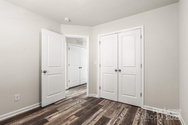 Building Photo - 117 Dogwood Vlg Trl