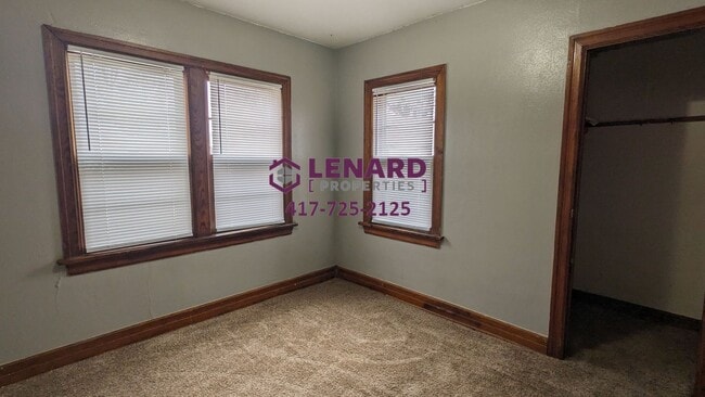 Building Photo - Cozy 2 Bedroom Home!