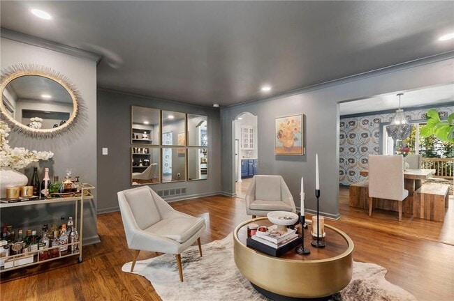 Building Photo - 2373 Virginia Pl NE