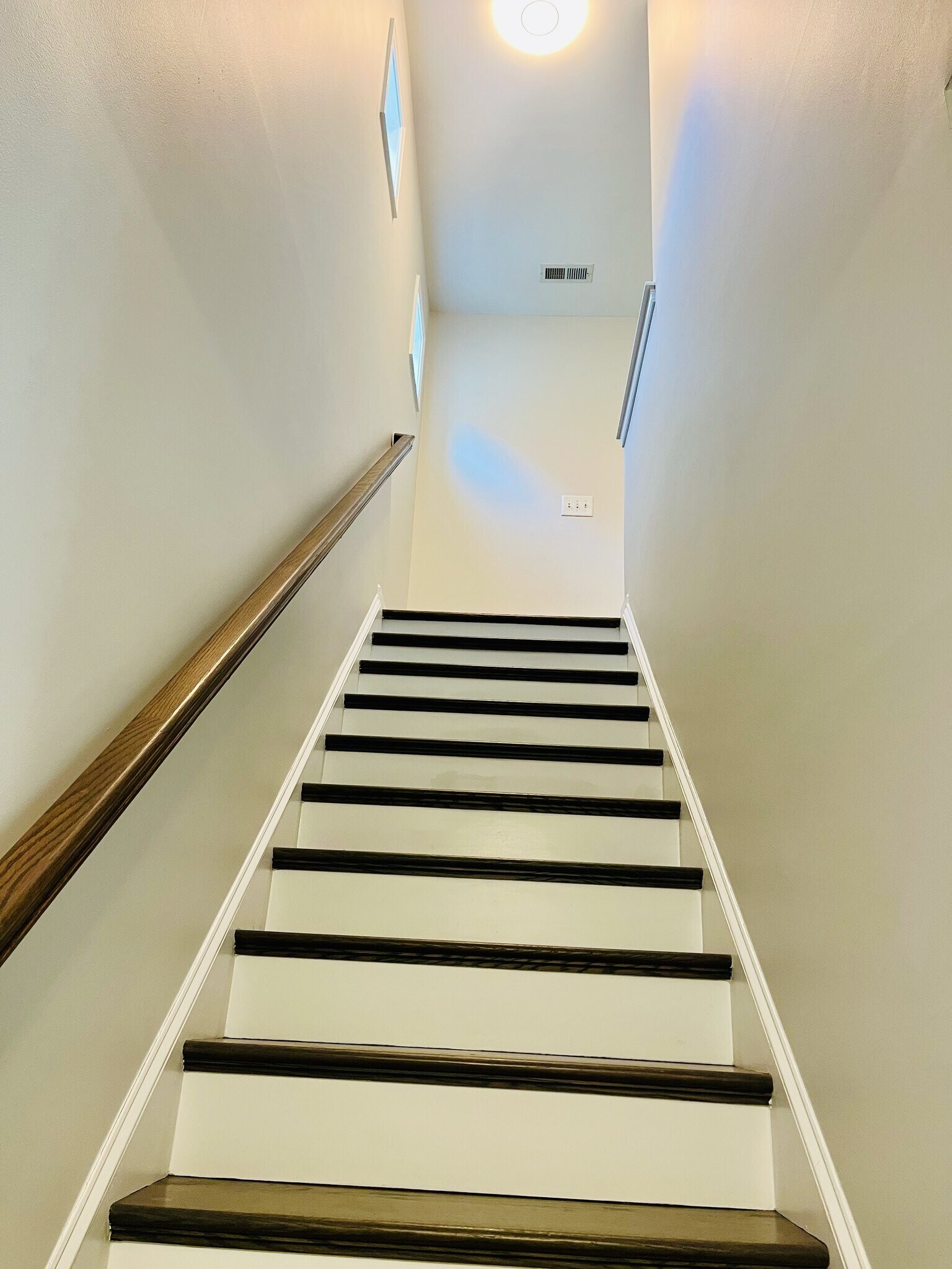 Building Photo - 1105 Circandian Ct