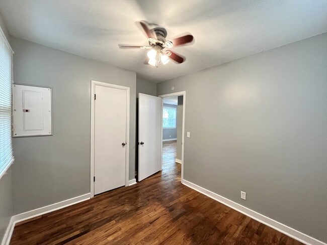 Building Photo - Prime East Nashville Living!