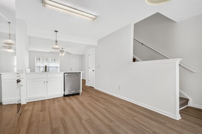 Building Photo - 2961 S Rutherford Blvd