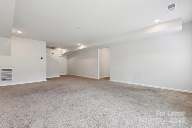 Building Photo - 17121 Carolina Pine Row