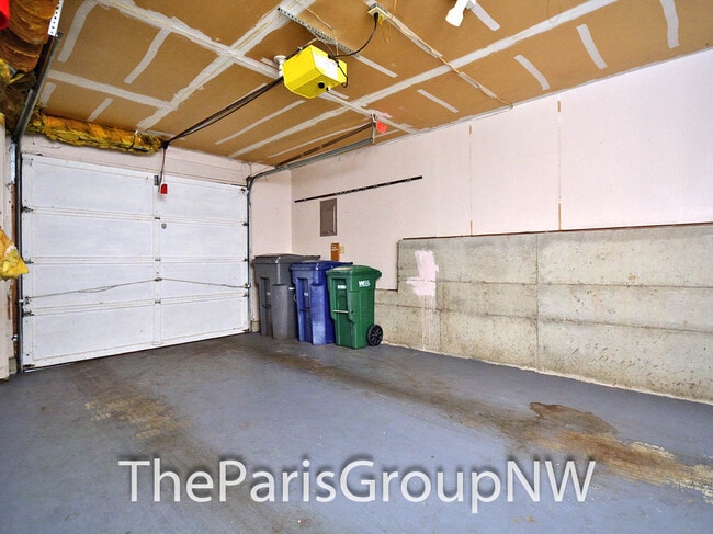 Building Photo - Beautiful 1622sf Kirkland Townhome