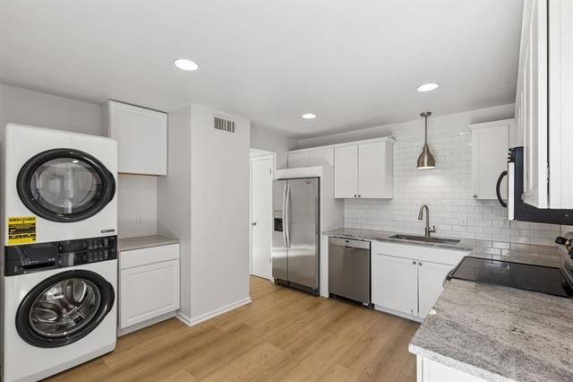 Building Photo - 7616 Woodthrush Dr