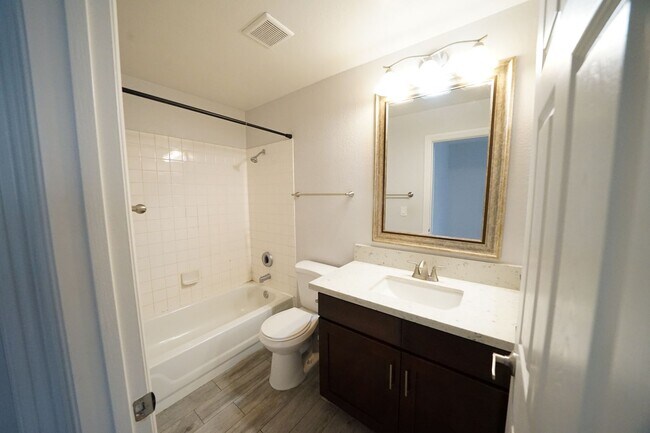 Building Photo - SHOWINGS AVAILABLE NOW