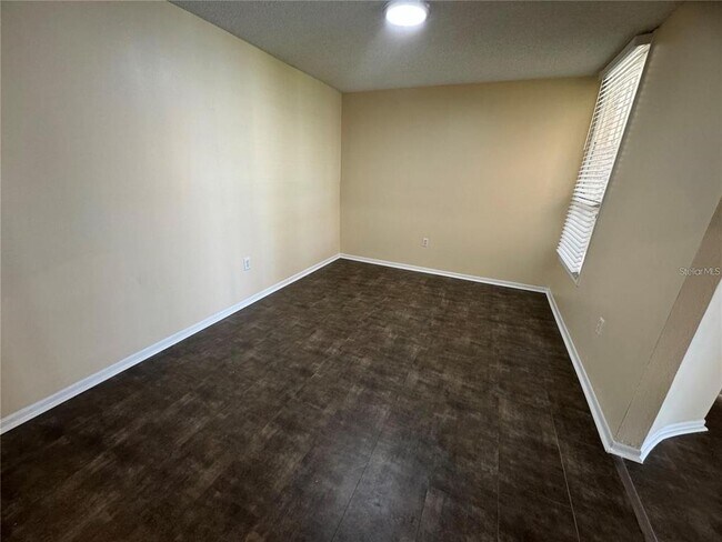 Building Photo - 536 Orange Dr