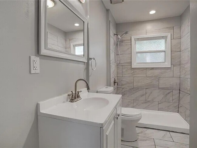 Building Photo - 5918 Anderson Ave