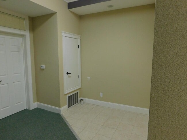 Building Photo - 101 H. St - 2