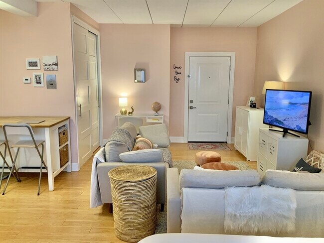 Building Photo - 995 Massachusetts Ave