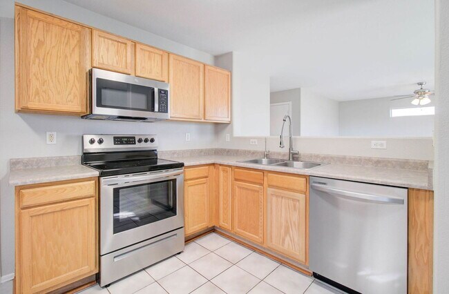 Building Photo - 5945 N 73rd Dr