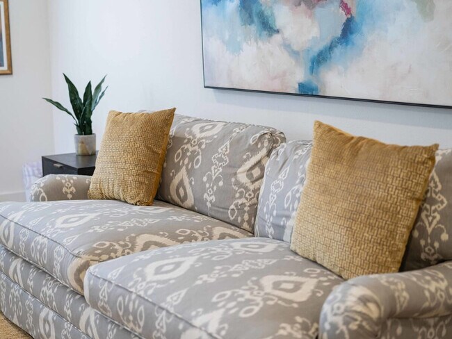 Building Photo - 2612 SW Livingston Square