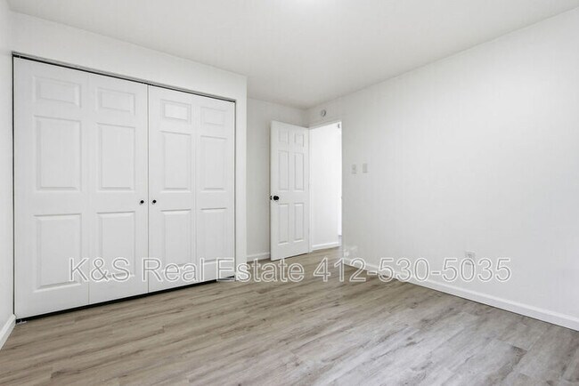 Building Photo - 29 Janyce Dr