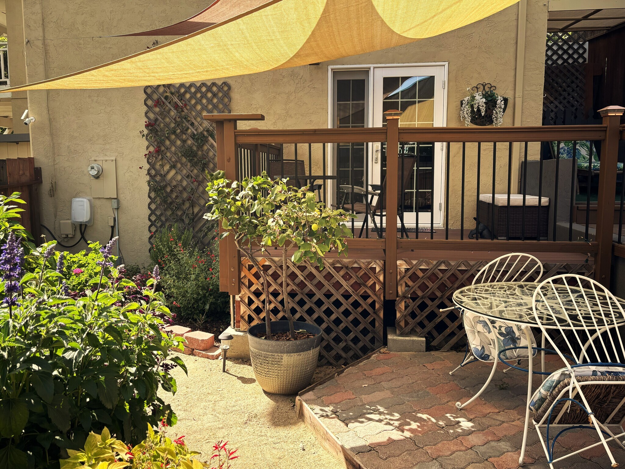 Side Yard & Deck - 1340 Hospital Rd