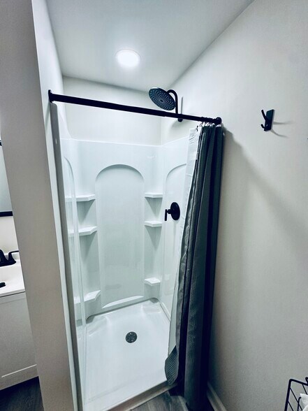 Building Photo - 3210 Glasco Dr
