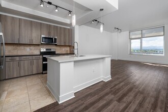 Building Photo - Acoma