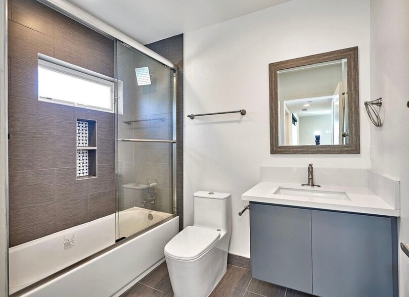 Building Photo - 4507 Lomita St