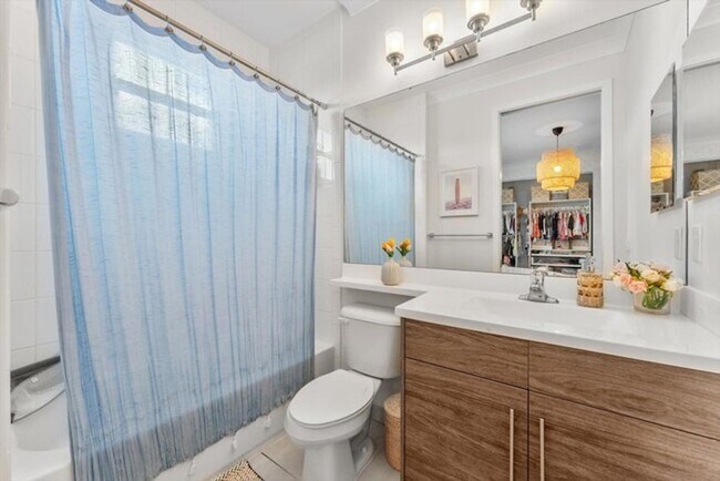 Building Photo - 15398 Sandy Beach Terrace