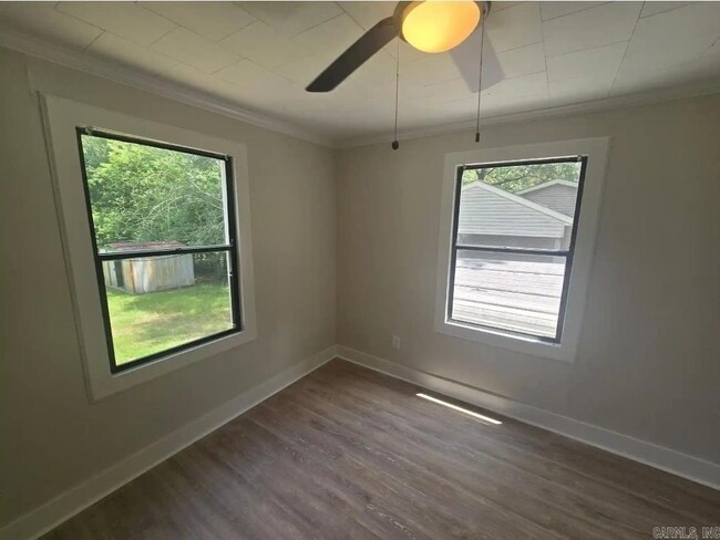 Building Photo - 204 Glenora Ave