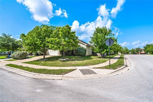 Building Photo - 4507 Western Lake Dr