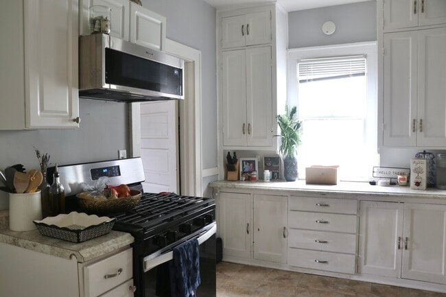 Building Photo - 1401 5th St NE