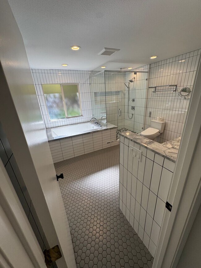 Building Photo - Beautiful Fieldcreek Ranch Exclusive Home