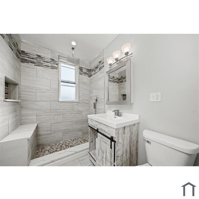 Building Photo - 1642 S Harding Ave